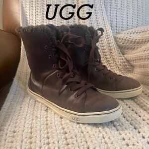 UGG Croft luxe quilt brown boots Size 7.5